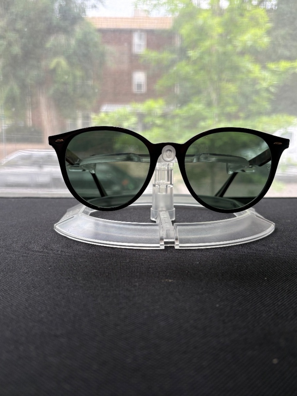 Ray-Ban sunglasses (RB4305) Black frame/green lenses